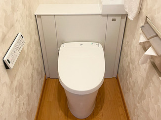 トイレリフォーム すっきり収納できるスタイリッシュなトイレ