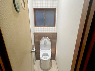 トイレリフォーム 高機能な便座がついた、お掃除しやすいトイレ