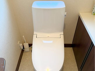 トイレリフォーム 床もあわせて一新した快適レストルーム